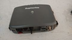 2. El Raymarine RAY240E VHF Radio Transceiver